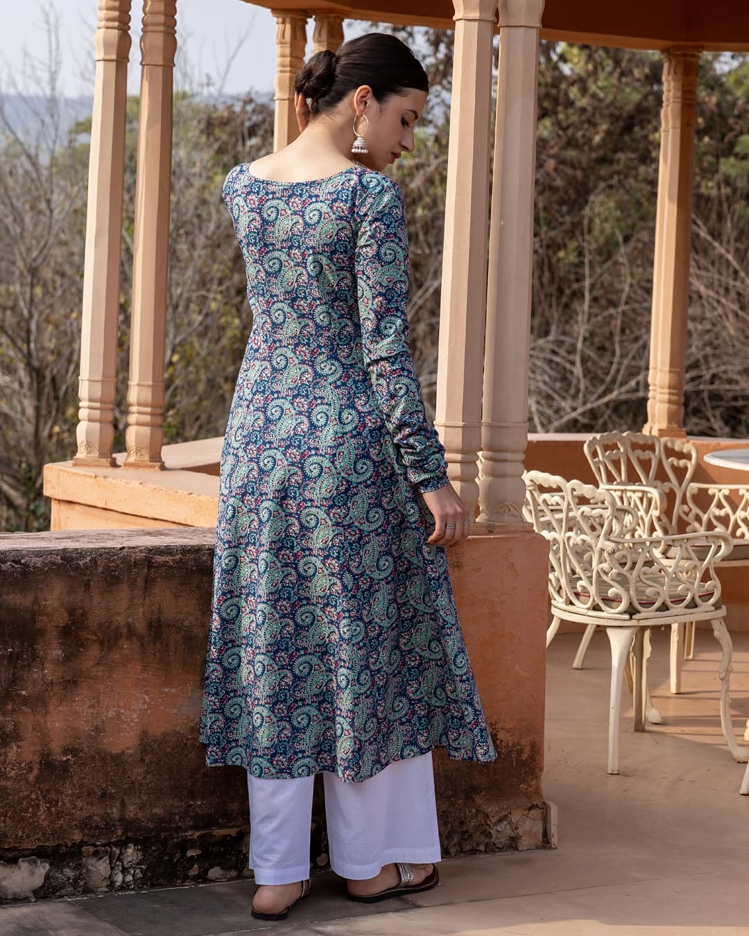 Women's Blue Paisley Printed Cotton Anarkali Kurta