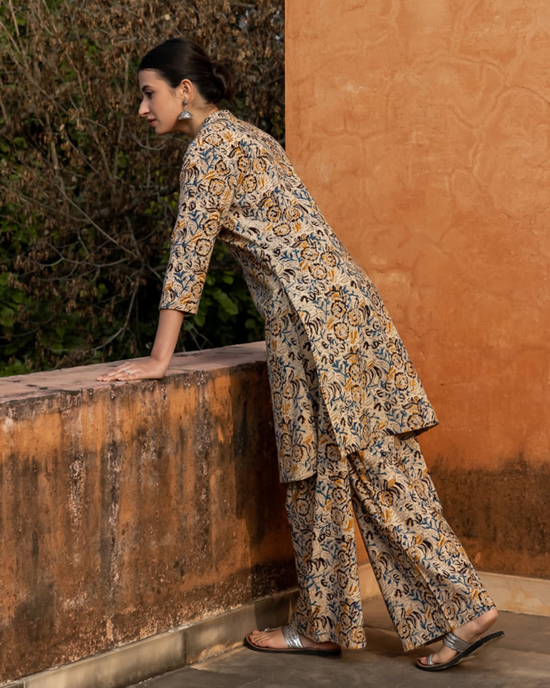 Women's Beige Floral Print Cotton Straight Kurta Set