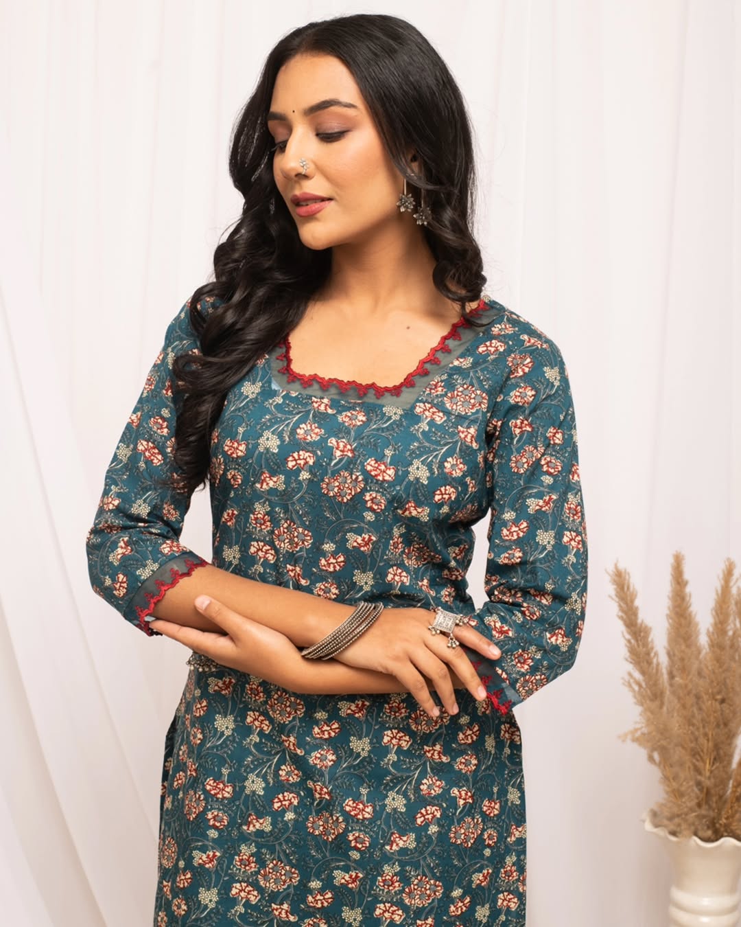 Women's Turquise Floral Printed Cotton Straight Kurta