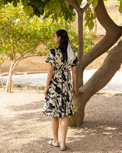Women's Black Abstract Print Cotton Midi Dress
