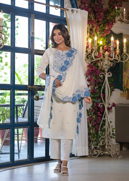 Elegant White Cotton Kurta With Inner with Pent & Beautiful Border cut Dupatta