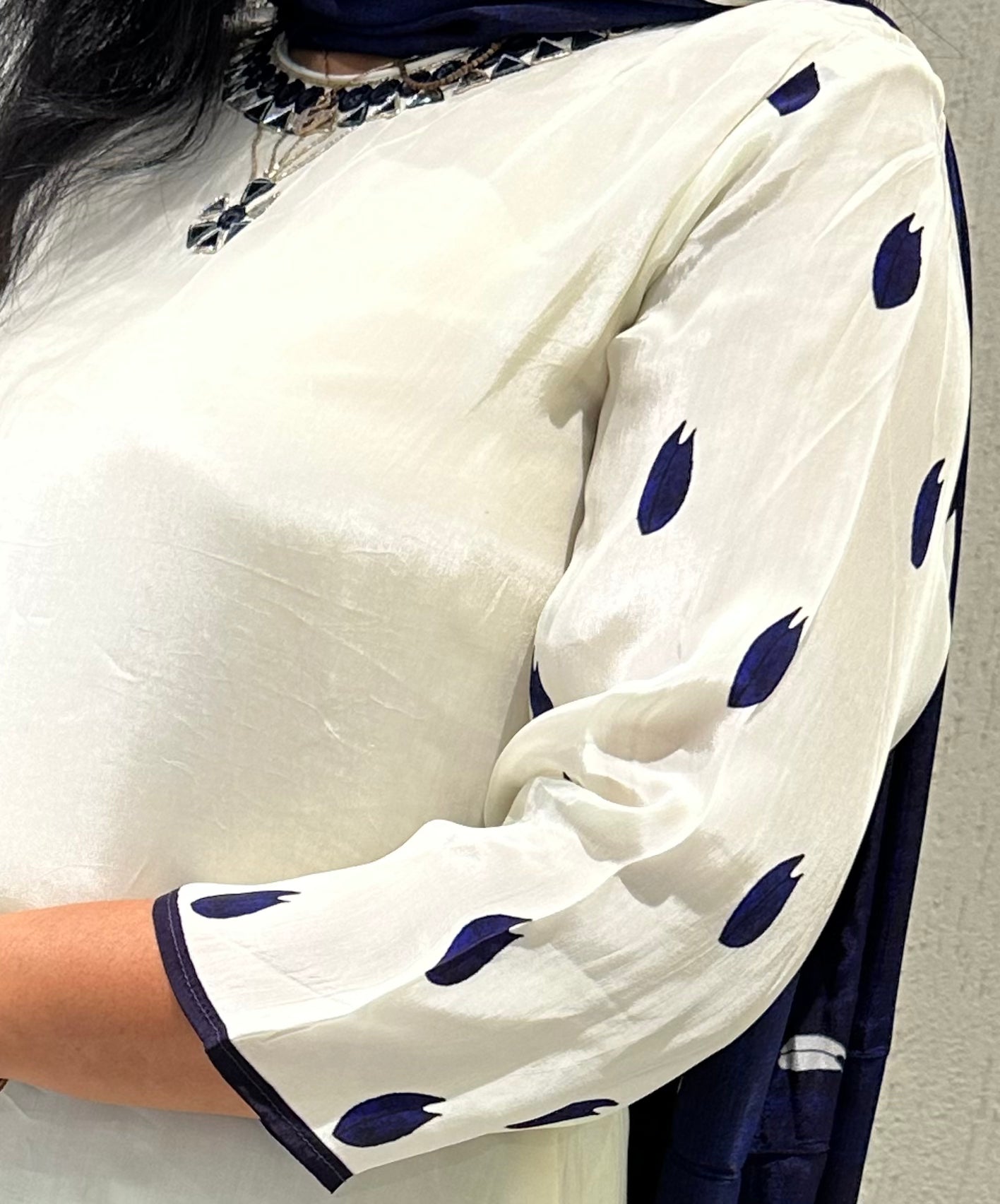 Women's white Muslin Kurta with Dupatta and Pant