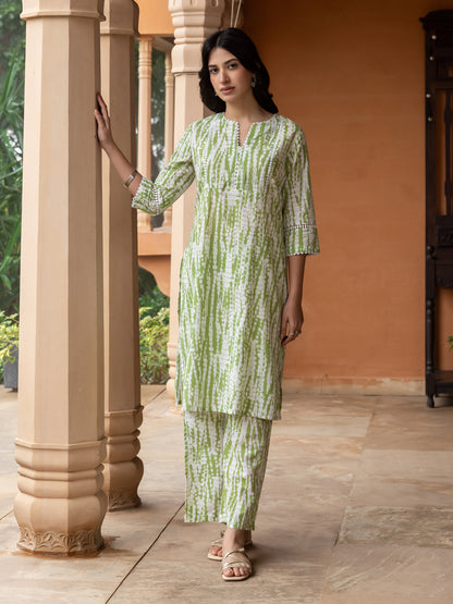 Elegant Green Cotton Straight Fit Kurta Set for Women
