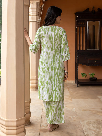 Elegant Green Cotton Straight Fit Kurta Set for Women