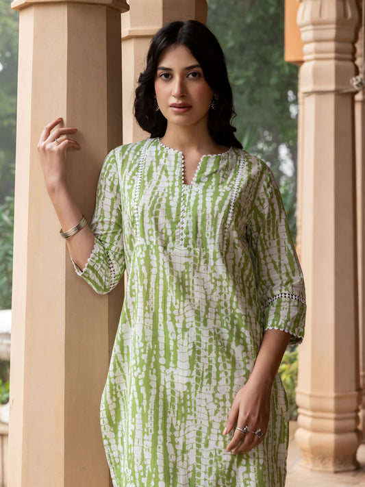 Elegant Green Cotton Straight Fit Kurta Set for Women